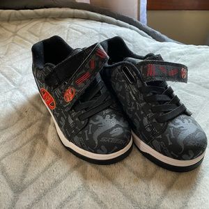 Boys Youth Heelys sneakers